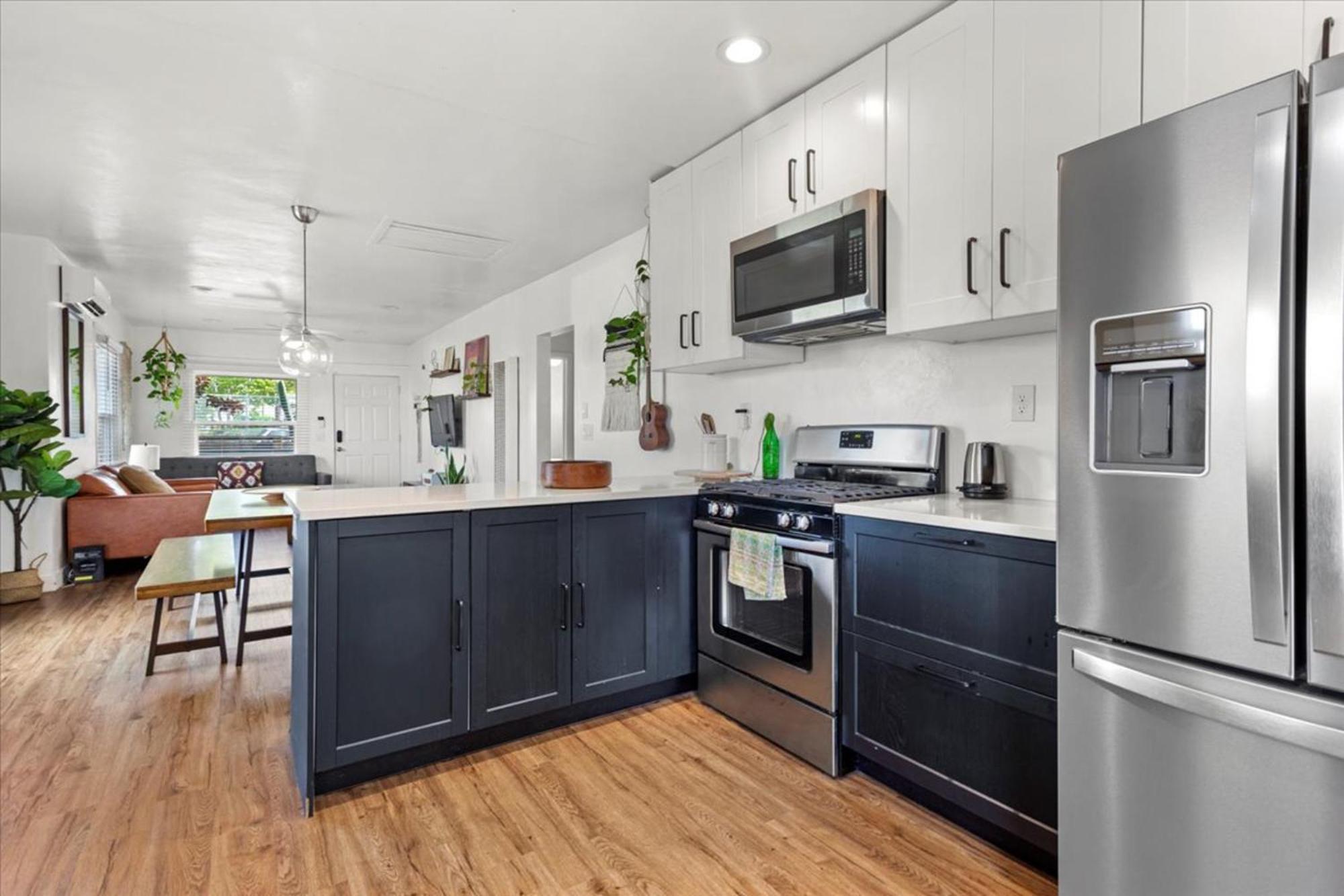 Holiday home New Beautiful Boho By Beach, Downtown + Shops