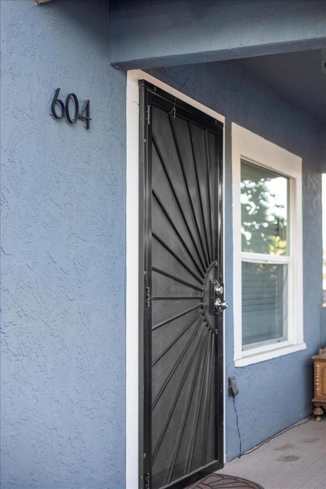New Beautiful Boho By Beach, Downtown + Shops Holiday home *